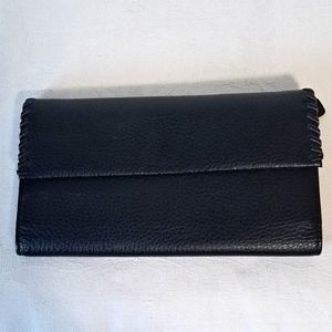 Hato Hasi Buxton genuine Leather black side stitch fold snap wallet.